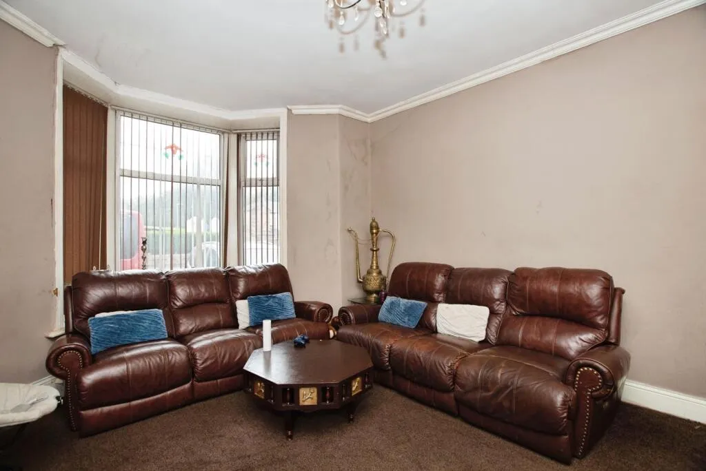 5 bed Terraced