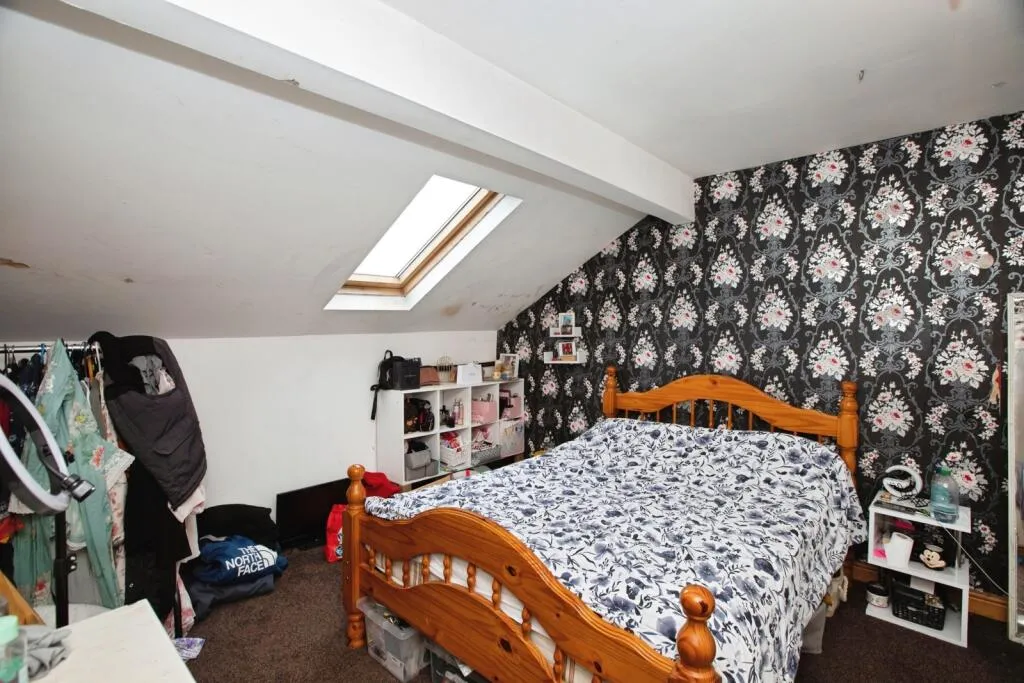 5 bed Terraced