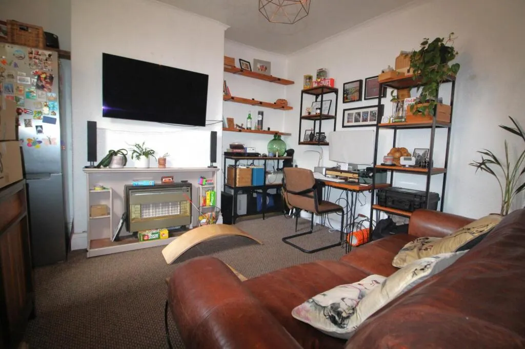 2 bed Semi-Detached Bungalow
