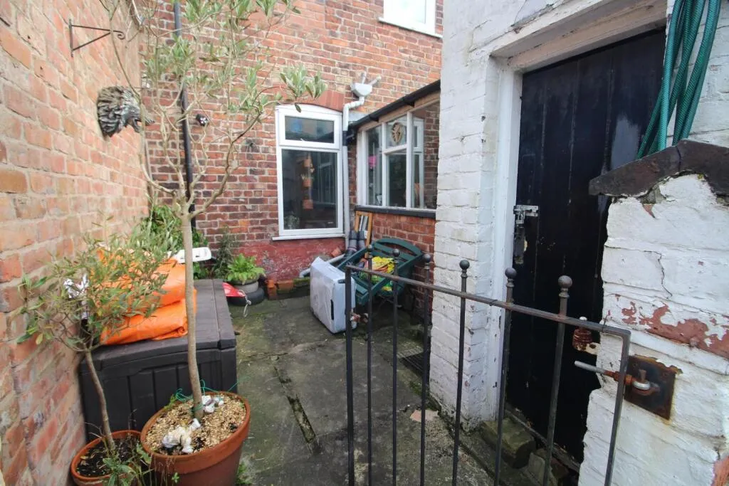 2 bed Semi-Detached Bungalow