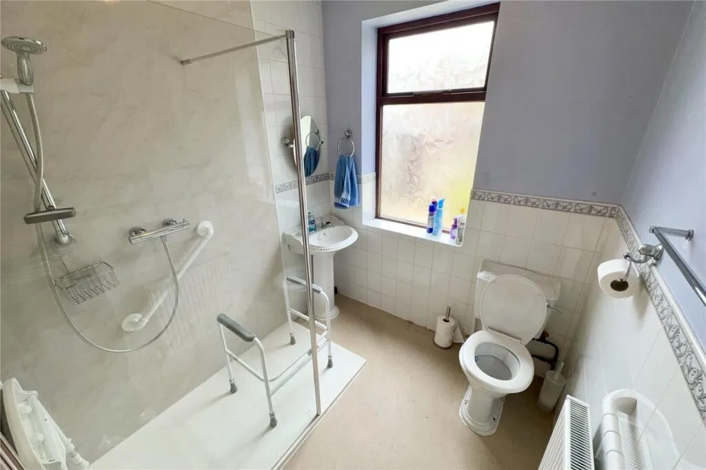 2 bed Semi-Detached Bungalow