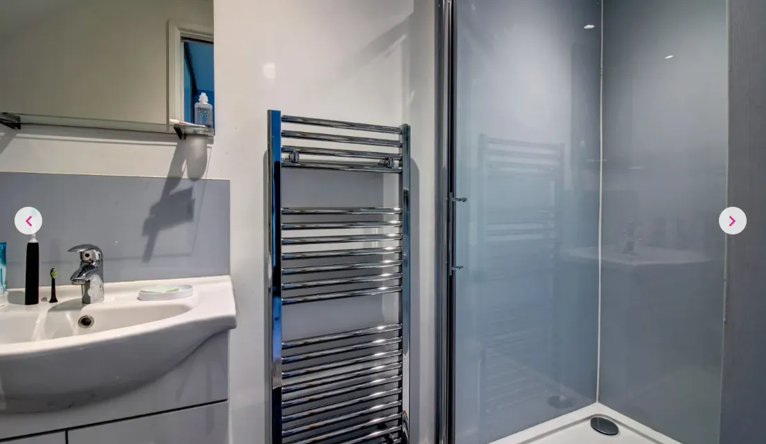 4 bed Terraced