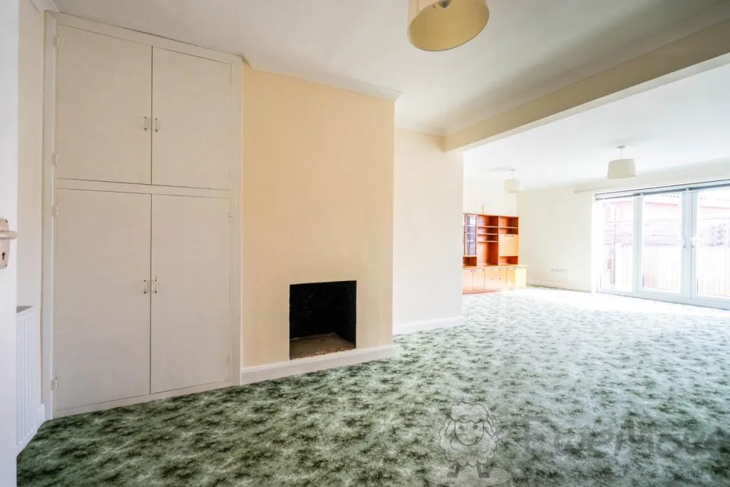 4 bed Detached Bungalow