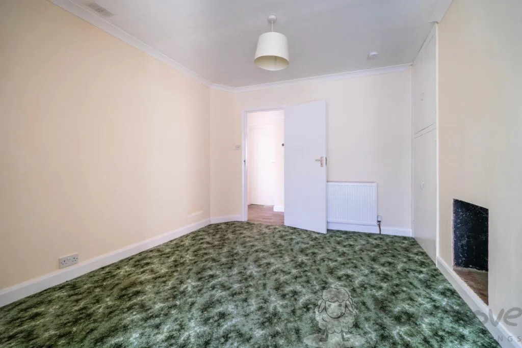 4 bed Detached Bungalow