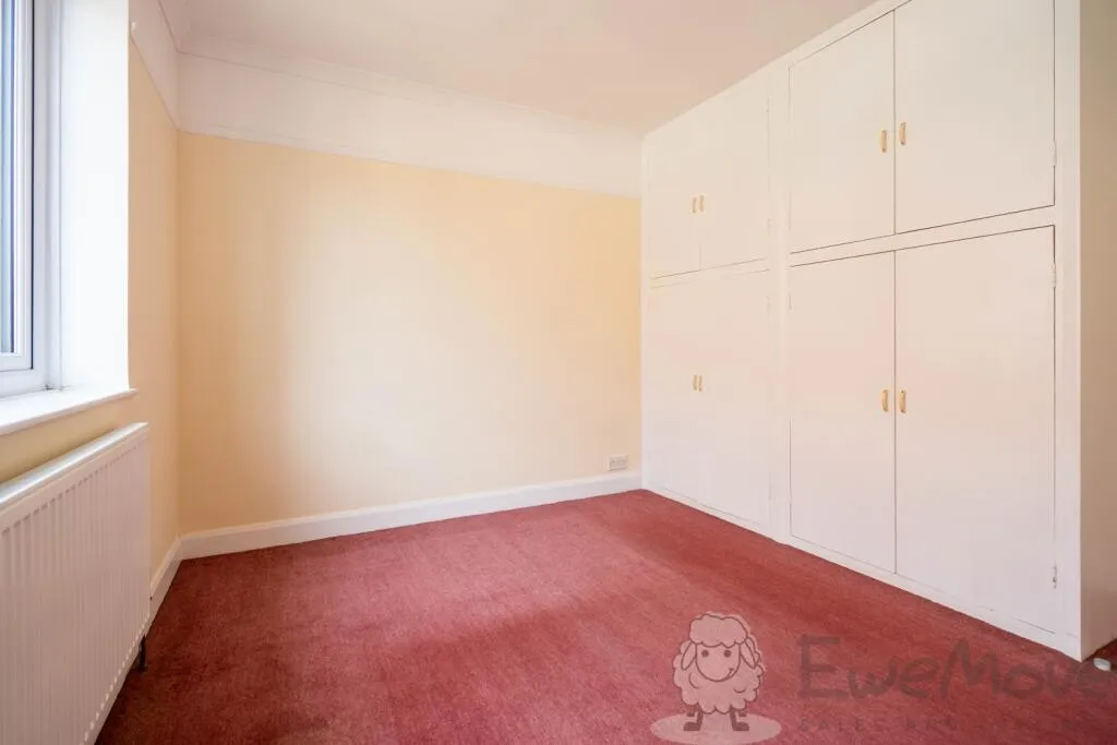 4 bed Detached Bungalow