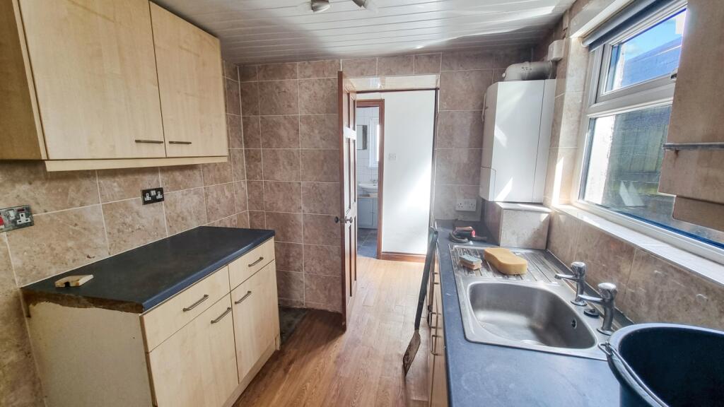3 bed End of Terrace