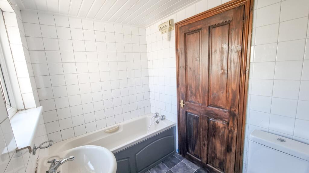 3 bed End of Terrace