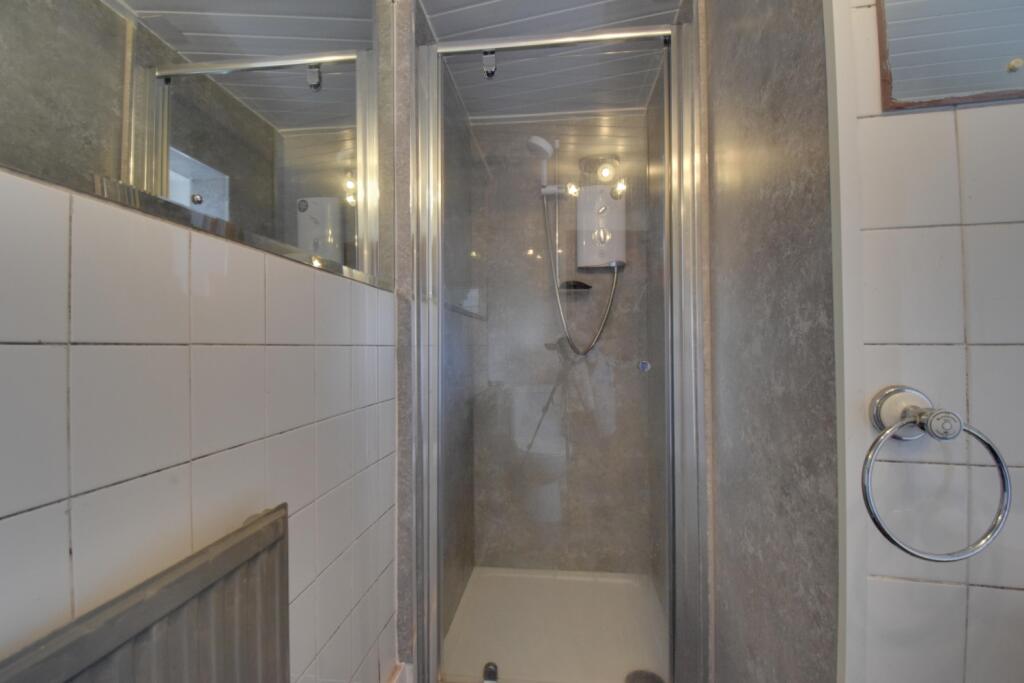 3 bed End of Terrace