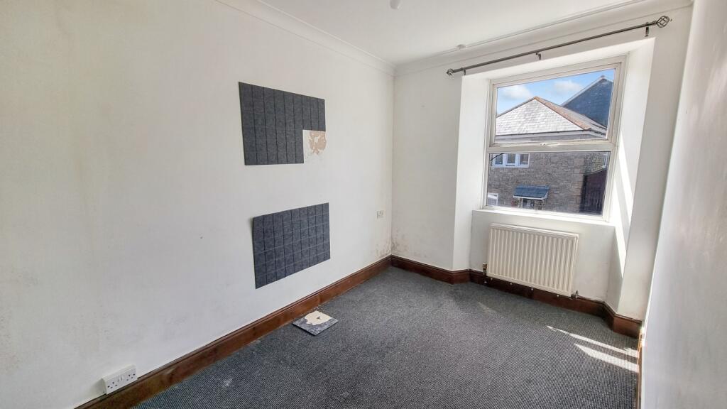 3 bed End of Terrace