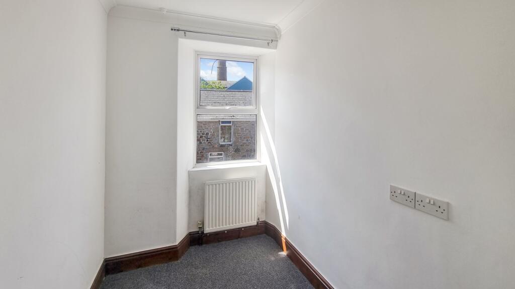 3 bed End of Terrace