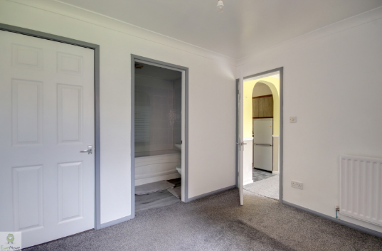 2 bed Ground Flat
