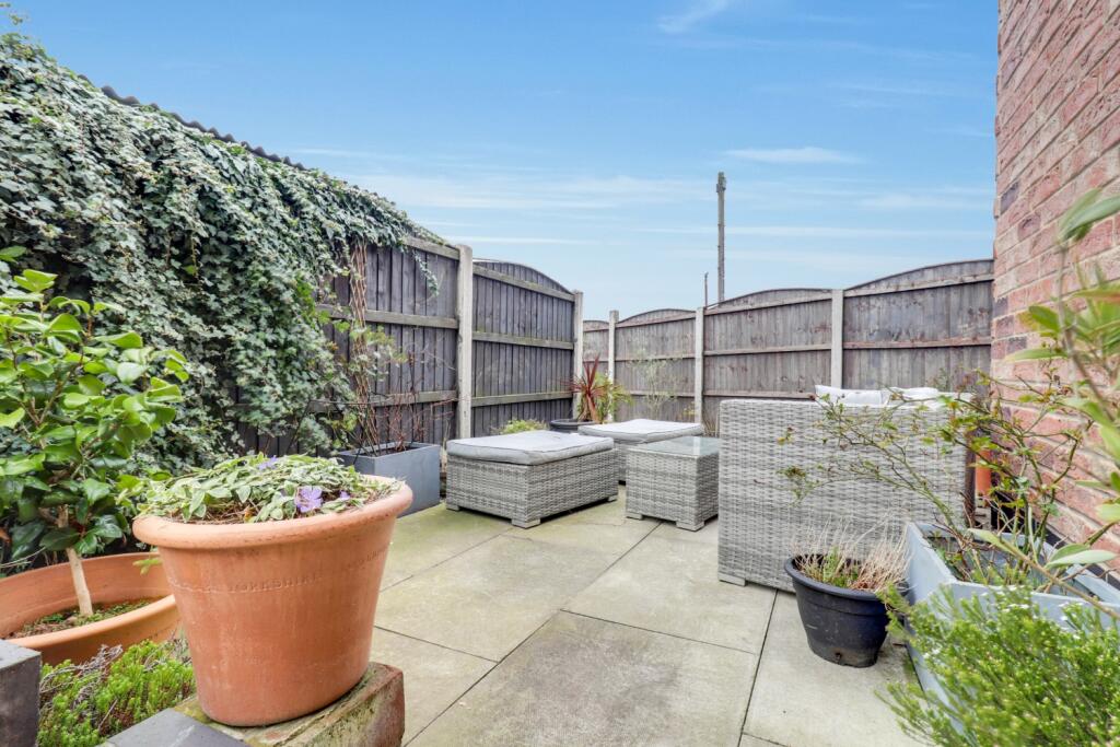 2 bed Detached