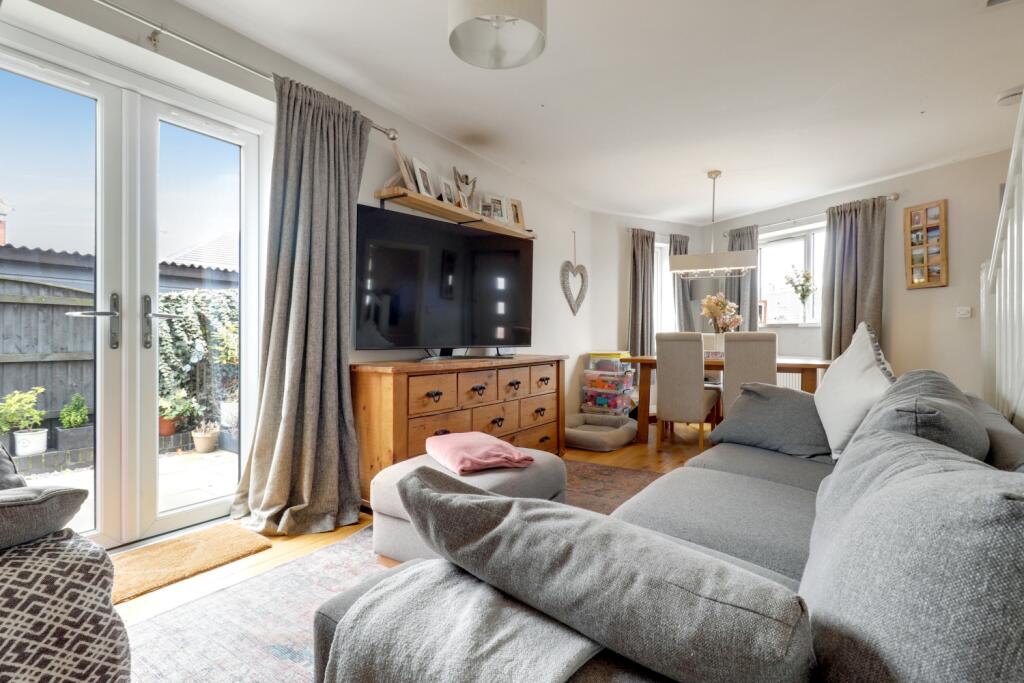 2 bed Detached
