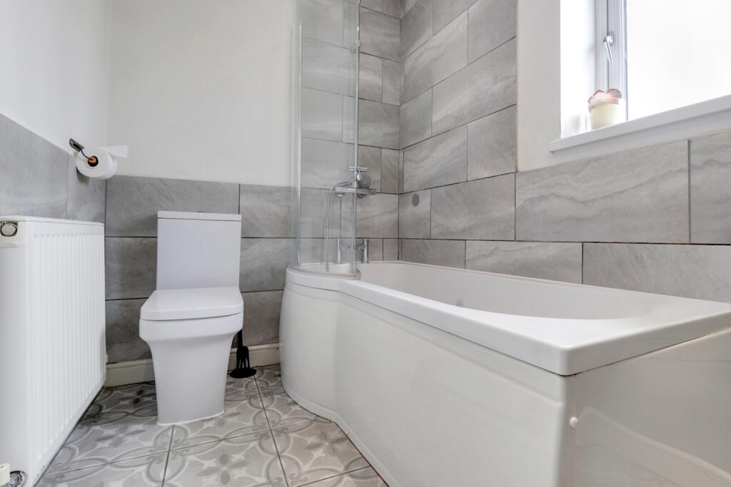 2 bed Detached