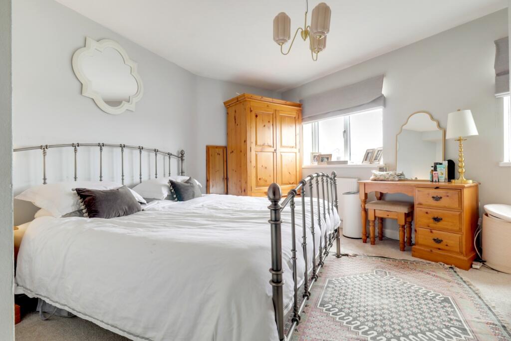 2 bed Detached
