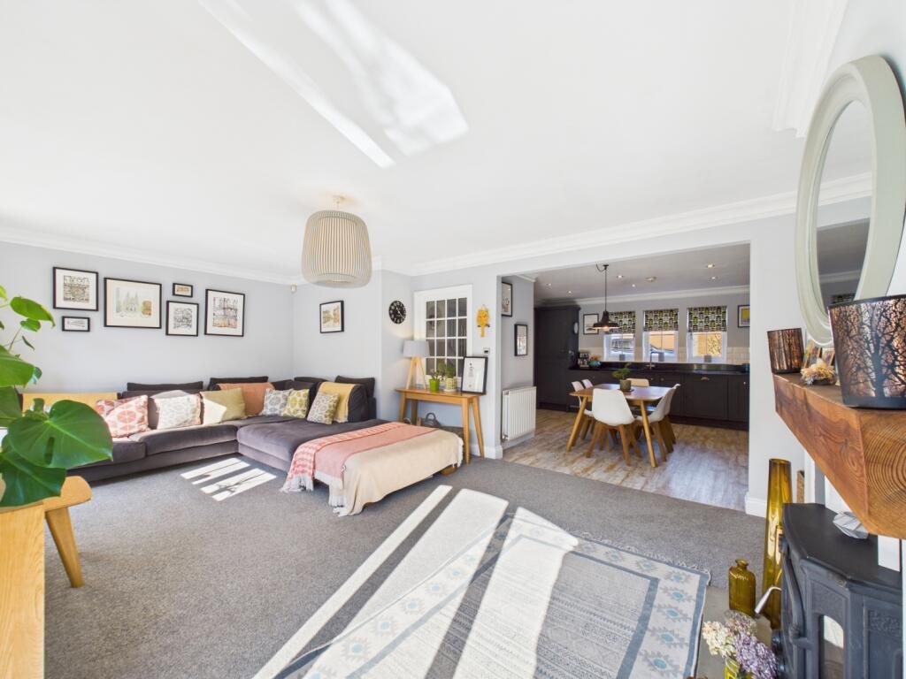 4 bed Town House