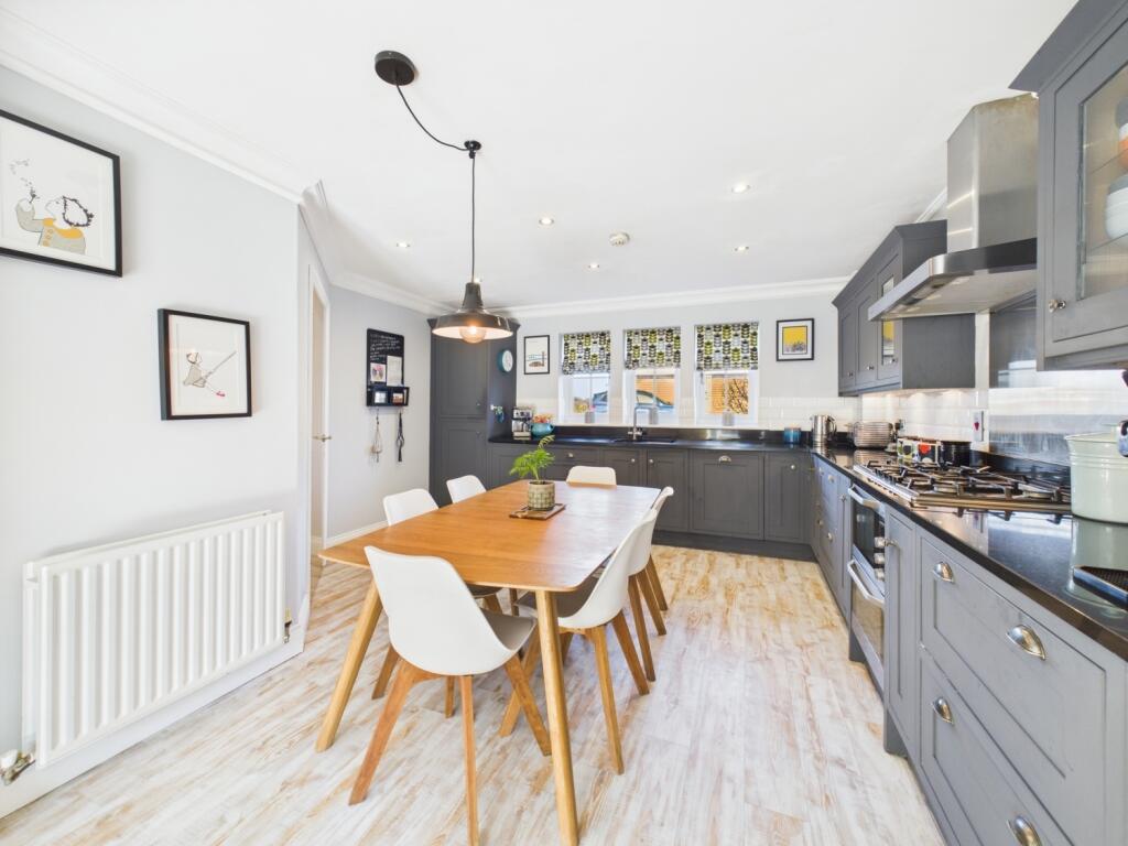 4 bed Town House