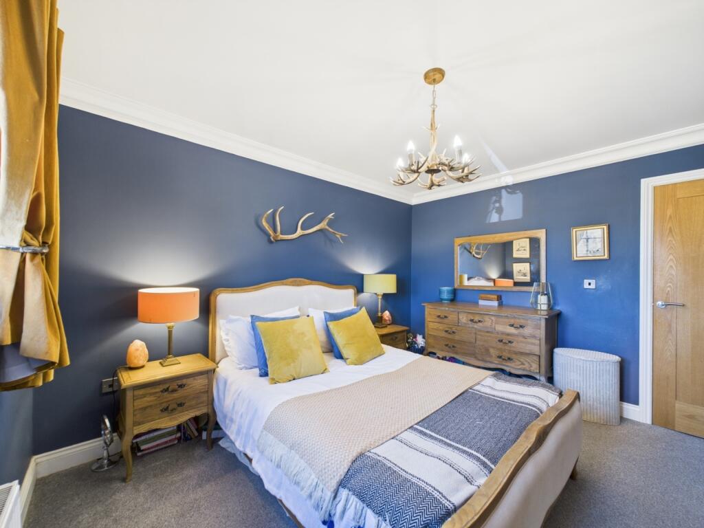 4 bed Town House