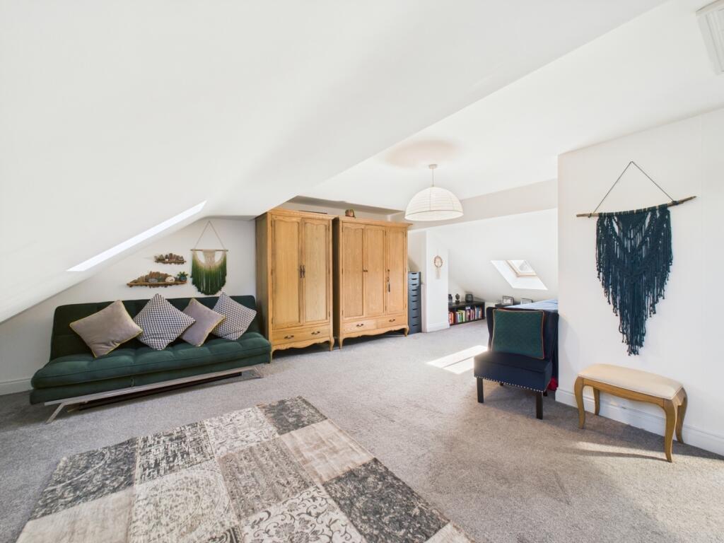 4 bed Town House