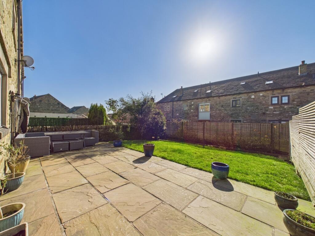 4 bed Town House