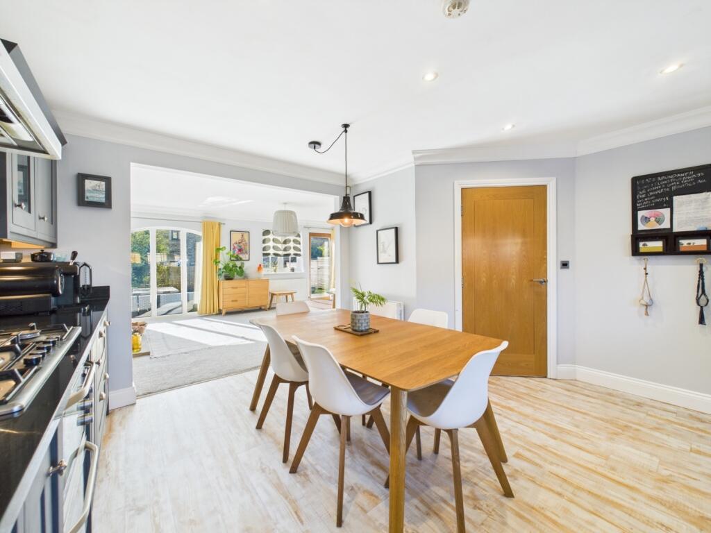 4 bed Town House