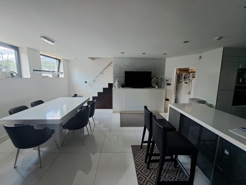 3 bed Detached