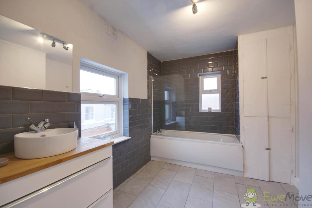 2 bed Semi-Detached