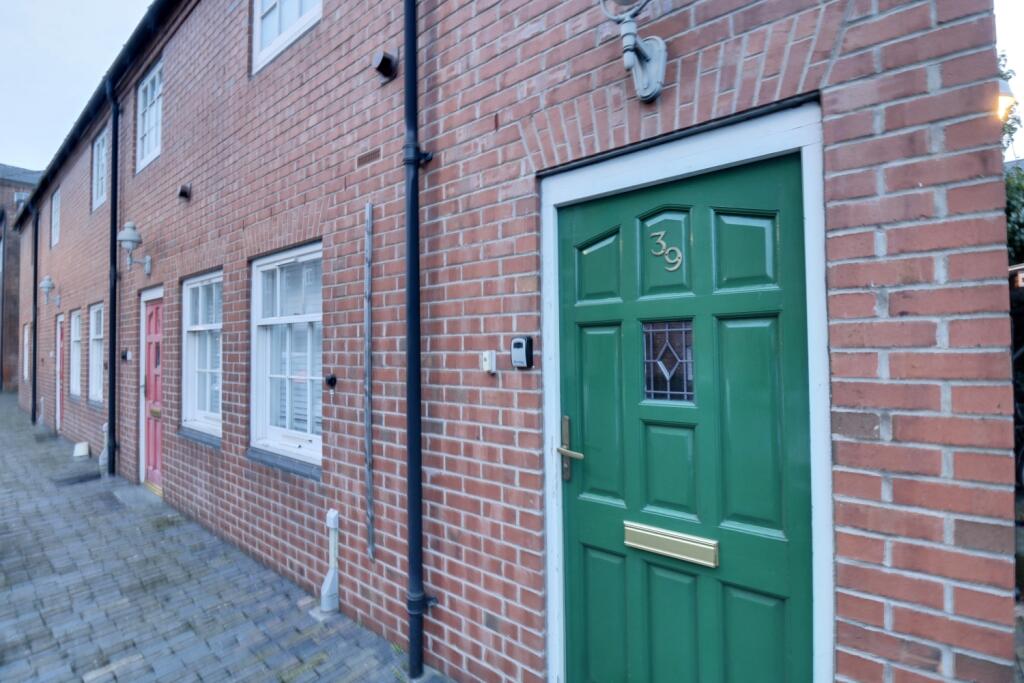 2 bed Character Property