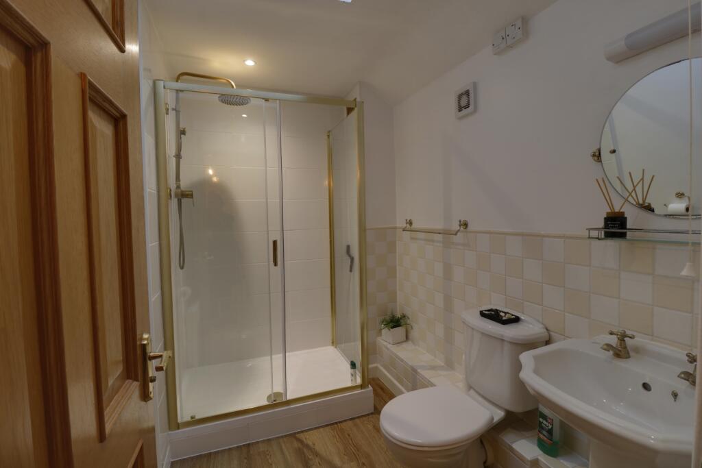 2 bed Character Property