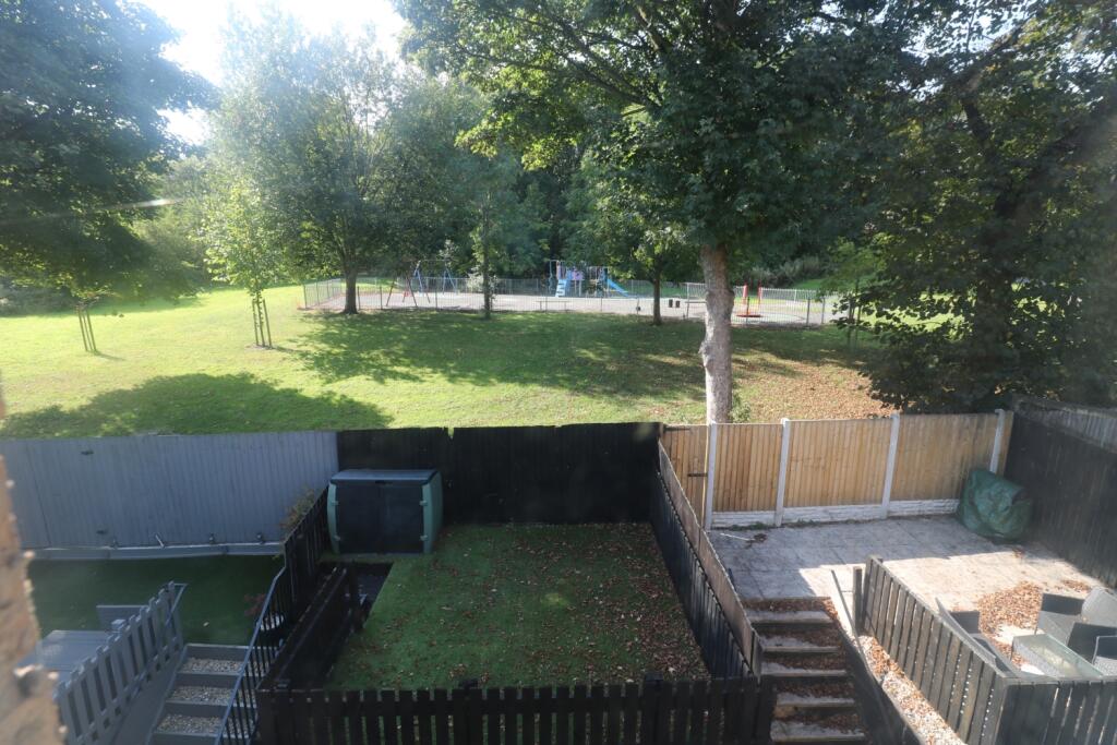 4 bed Town House