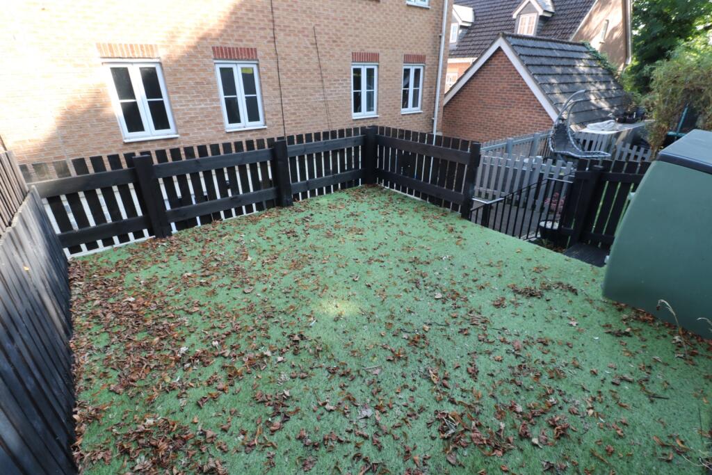 4 bed Town House
