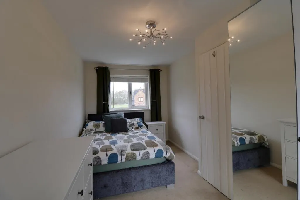 3 bed End of Terrace