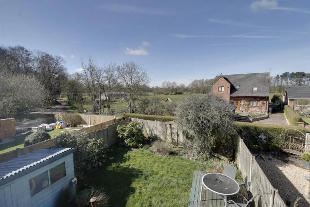 3 bed End of Terrace