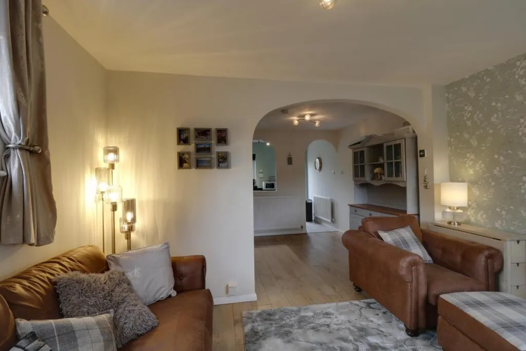 3 bed End of Terrace