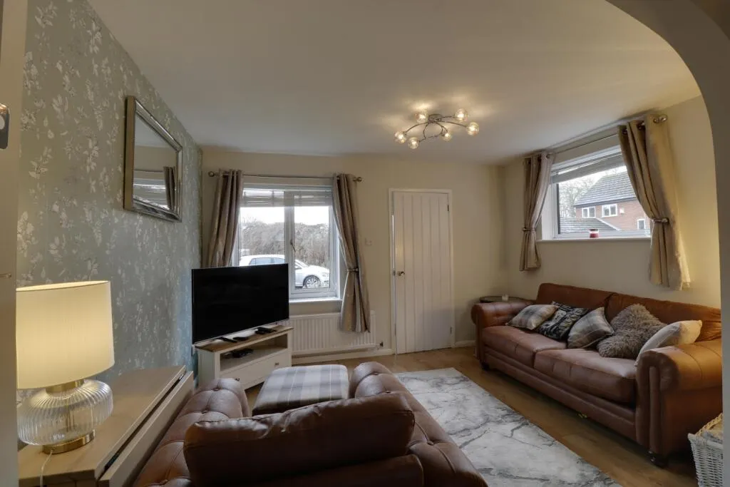 3 bed End of Terrace