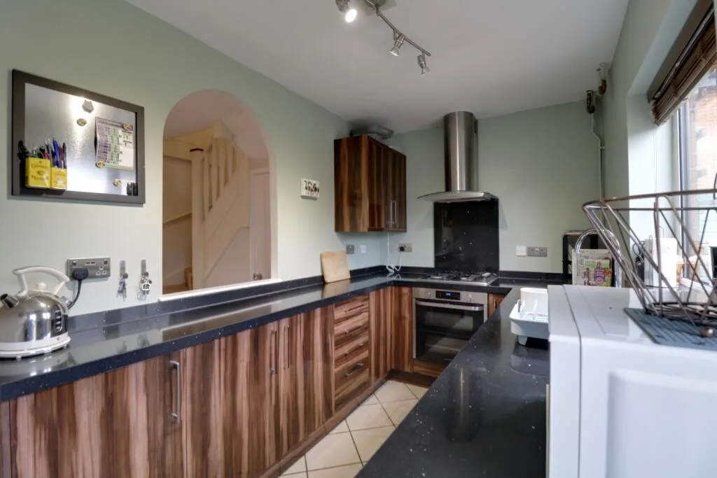 3 bed End of Terrace