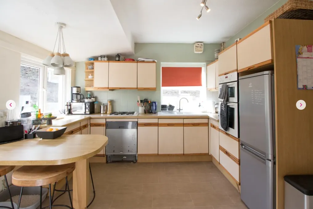 4 bed Detached Bungalow