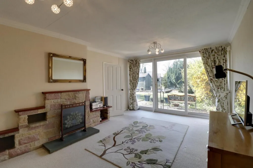 2 bed Semi-Detached Bungalow