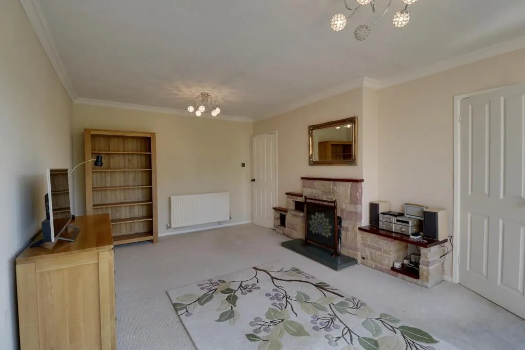 2 bed Semi-Detached Bungalow