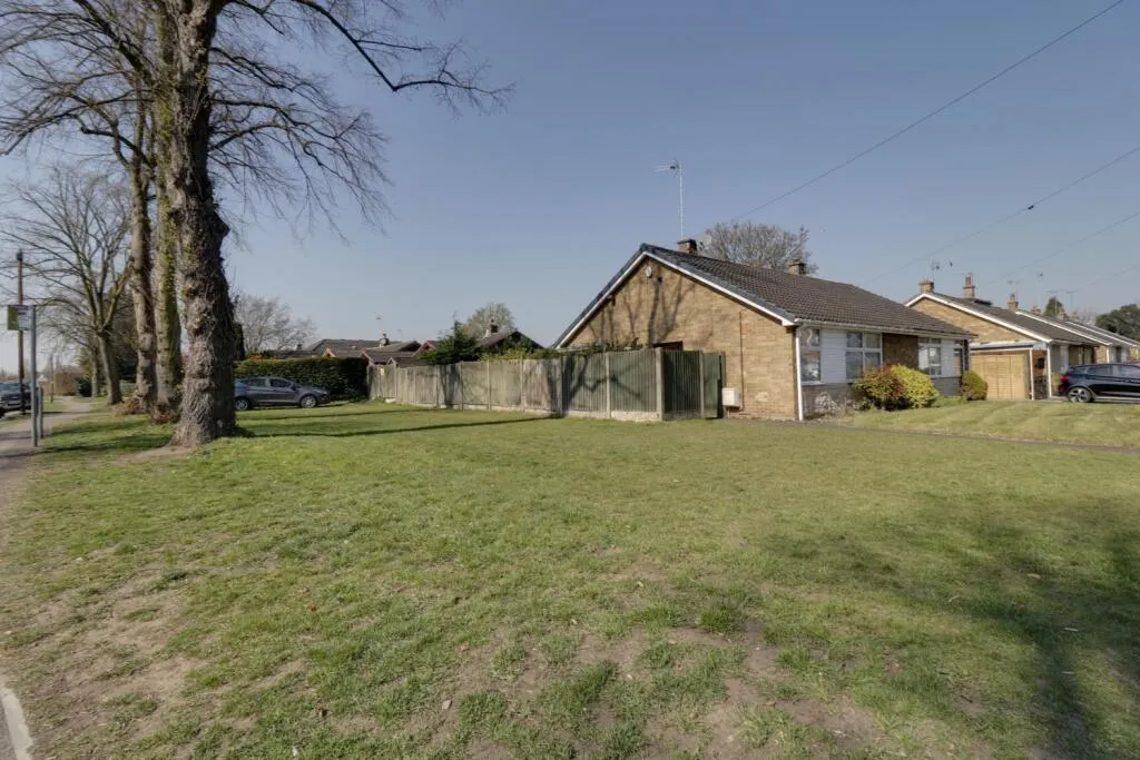 2 bed Semi-Detached Bungalow