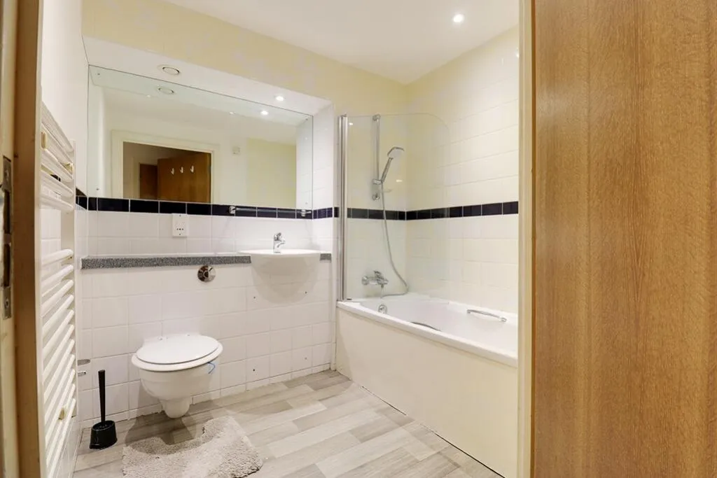 2 bed Block of Apartments