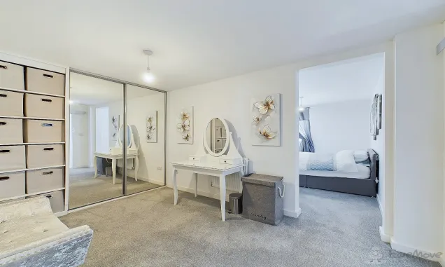 5 bed Semi-Detached