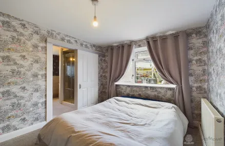 5 bed Semi-Detached