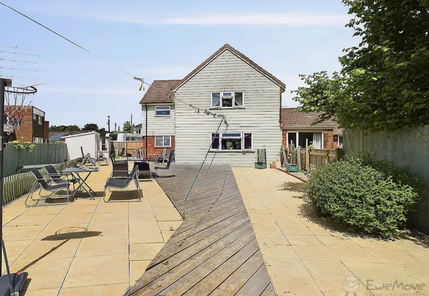5 bed Semi-Detached