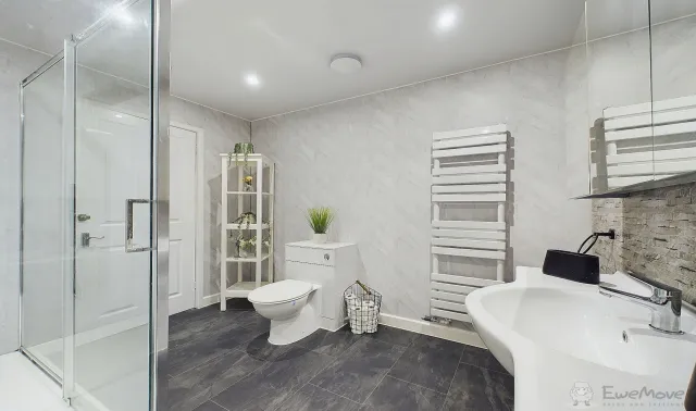 5 bed Semi-Detached