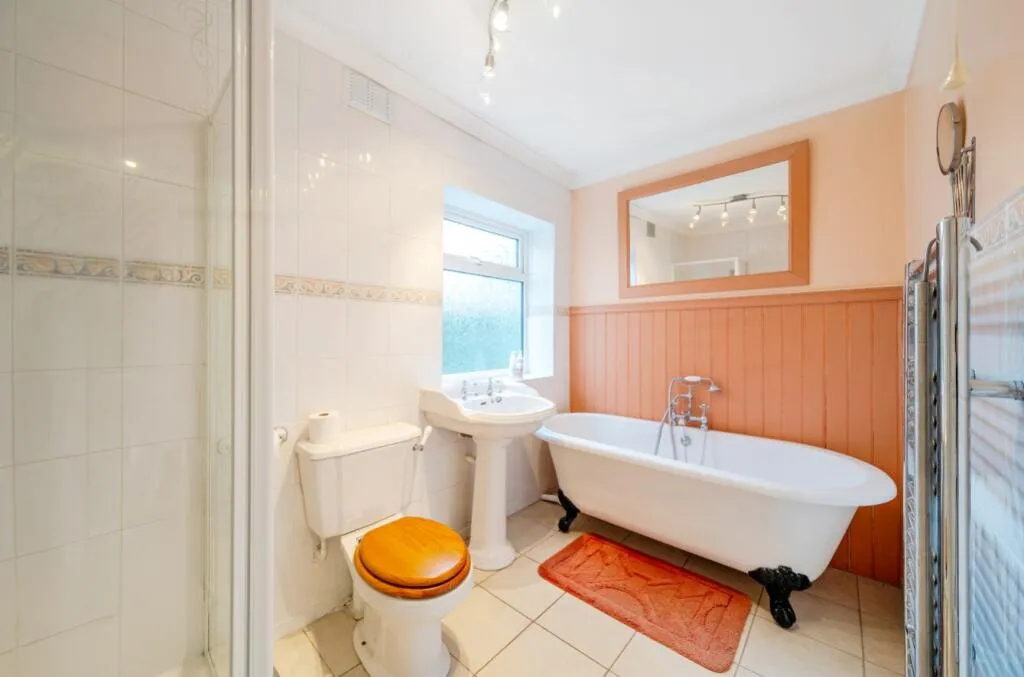 2 bed Detached Bungalow
