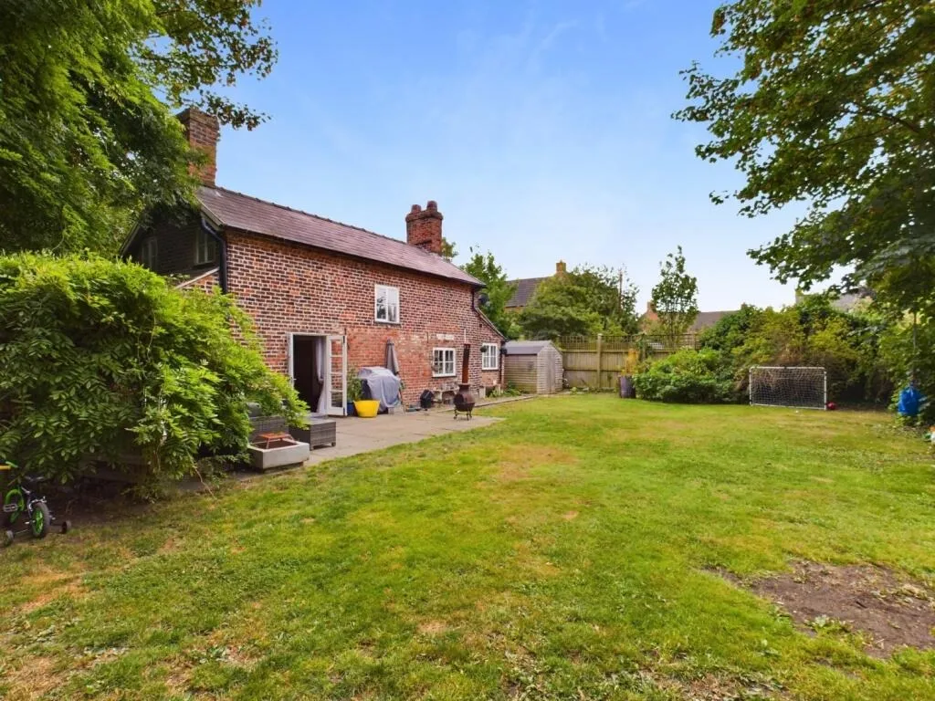 2 bed Cottage