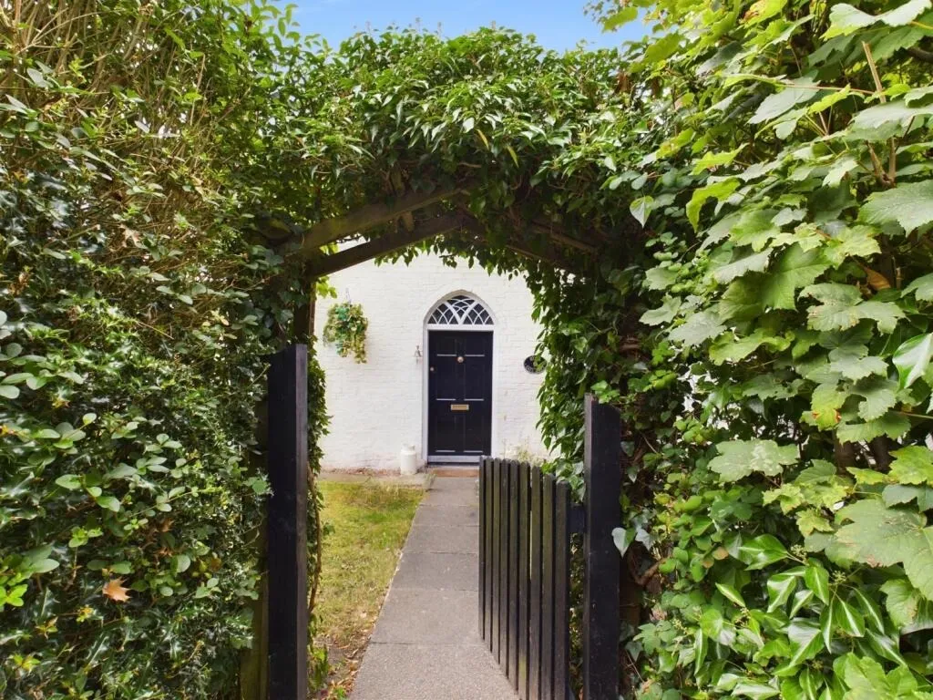 2 bed Cottage