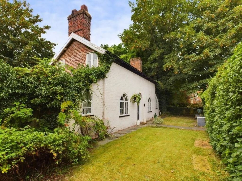 2 bed Cottage