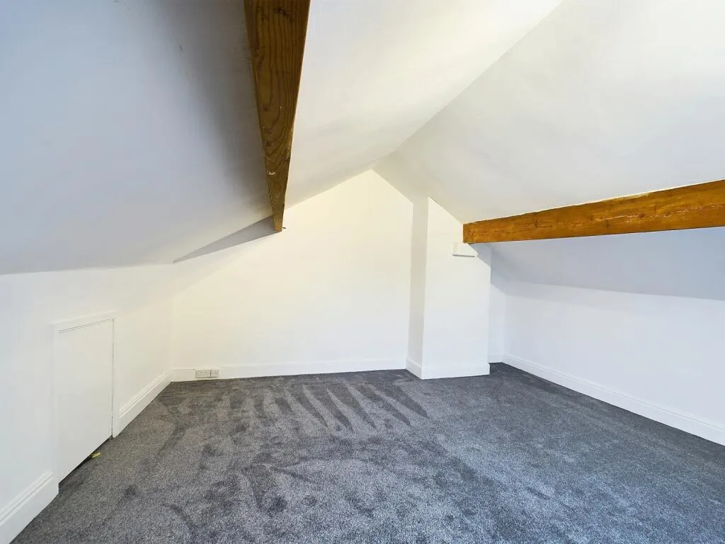 3 bed End of Terrace